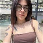  empatica, escuchadora, atenta hacia los más pequeños, ya que se lo que es que les cueste estudiar y la frustración que da.