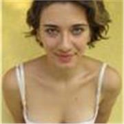Studentessa di lettere certificata C1 inglese e B2 francese impartisce ripetizioni di italiano, inglese, francese per scuole medie