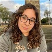 Estoy actualmente estudiando el B1 de inglés ,me encantan los niños pequeños y ayudarles en lo que pueda