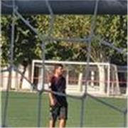 Profesor de futbol para todo tipo de edades y nivel.