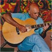 Aprender y gustar de la música a través de la guitarra y el canto en Reus