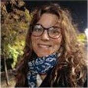 Educadora Social i Mestra d'educació infantil. Sé tocar la guitarra.