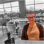 Profesora de inglés titulada en Filología Inglesa y con certificado Proficiency de Cambridge. Más de 20 años de experiencia.