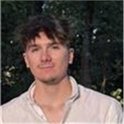 Diplomato in chimica e materiali, studente di scienze dei materiali e nanotecnologie