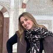 Estudiante de Pedagogía dispuesta a dar clases de diversas materias y capacitada para diferentes etapas escolares.