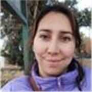 Profesora nivel primario dicta clases de español