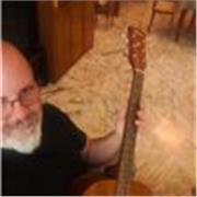 Offro lezioni private di chitarra per principianti, il tutto mirato al divertimento.