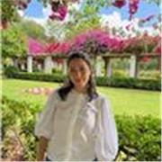 profesora paciente, cercana y adaptable, con pasión por la enseñanza y la comunicación