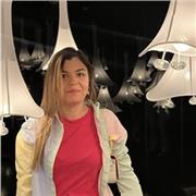 Maestra de educación primaria con mención en pedagogía terapéutica. Especializada en dar apoyo a niños con necesidades educativas. Con experiencia en centros educativos y formación en otras especialidades