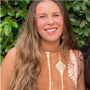 Graduada en ADE y Derecho, con Máster en Profesorado. Imparto clases de asignaturas para ESO, Bachillerato y Universitarios