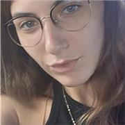 Studentessa universitaria impartisce lezioni private