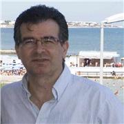 Laureato in Informatica e ventennale esperienza in lezioni di matematica di Base per scuole elementari e medie