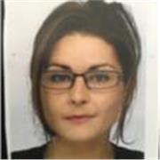 Patiente et encourageante, ma formation est issue du monde professionnel et de l'actualité internationale