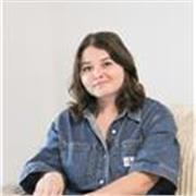 Prof d’art appliquée, design spécialisé en communication digital 