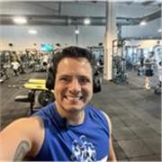 Soy una persona apasionada por el fitness. Quiero dar clases a gente que quieran dar un cambio en su físico.