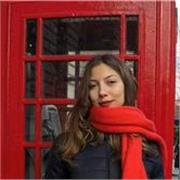 Hi! I'm Alba, an English teacher who loves helping students feel confident speaking English.