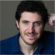 Sei alla ricerca di un insegnante di teatro? Scopri il teatro e libera il tuo talento con lezioni coinvolgenti e divertenti.