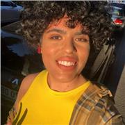 Profesora de dibujo a nivel bajo a medio