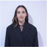 Profesora de matemáticas a alumnos de primaria, ESO y Bachillerato
