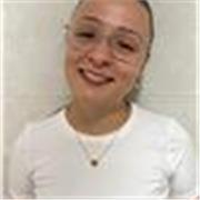  profesora con grado de trabajo social y máster en violencia de género 