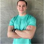 Graduado en Ciencias de la Actividad Física y del Deporte y Técnico Superior en Dietética especializado en salud.