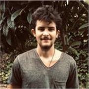 Clases de conversación dinámicas chico joven nativo