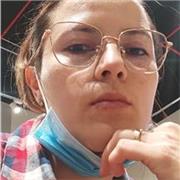 Profesora de Español imparte clases virtuales