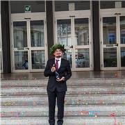 Offro lezioni private a bambini delle scuole elementari e medie , adatto alle loro esigenze.