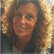 Docente di inglese e francese e traduttrice professionista impartisce lezioni private a studenti delle scuole secondarie