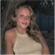Doy clases particulares y de apoyo en etapas de infantil y primaria. Soy estudiante de segundo derecho, con buen nivel de inglés