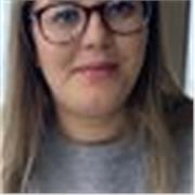 Je donne des cours de français et je fais l’aide aux devoirs. Je donne également des cours d’anglais pour les débutants. 