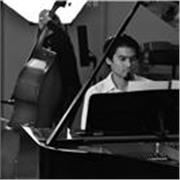 Maestro de apoyo escolar especializado en música