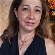Professora de matemática em educação bilingue, no ciclo fundamental 2, tutora de projetos