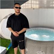 I describe my self as a tutor and my lessons are aimed to people that want to learn or improve their italian skills.