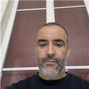 Professeur de français langue étrangère maitrisant l'allemand l'anglais, l'espagnol et l'arabe  cherche élève du monde entier pour lui faire découvrir cette belle langue.