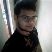 Professor de matemática e química dando aula para fundamental e médio