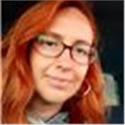 Profesora de Lengua Castellana y Literatura, imparte clases a niños de todas las edades