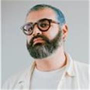 Photographe et artiste visuel avec plus de 10 ans d’expérience propose des cours de photographie pour débutants et passionnés.