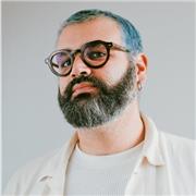 Photographe et artiste visuel avec plus de 10 ans d’expérience propose des cours de photographie pour débutants et passionnés.