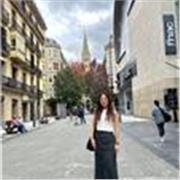 Soy filóloga hispánica y profesora trilingüe (coreano, español e inglés), con experiencia en academias y enseñanza privada en Madr