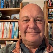 I offer 1:1 lessons to adults wishing to learn and improve their English. I have extensive experience in the business world.