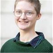 Diplômée de droit et de sociologie, je fais du soutien scolaire