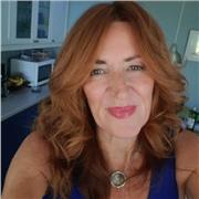 I’m a calm, supportive coach who helps young people build confidence, motivation and better study habits.