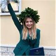 Ragazza Laureata in Giurisprudenza si rende disponibile per aiuto compiti