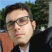 Studente neolaureato in architettura offre aiuto compiti per studenti liceali