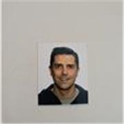 Profesor titulado en inteligencia artificial con más de cinco años de experiencia, se ofrece para dar clases online.