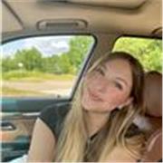 Hey, ich bin Laura und habe 2023 Abitur gemacht und habe Lust anderen Menschen etwas beizubringen! 