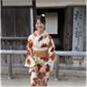 Profesora japonés y puedo enseñar en 3 idiomas, japonés, inglés, y español.
