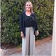 Profesora de Fisica para estudiantes secundarios