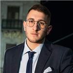 Studente universitario con esame di inglese conseguito con 30 e certificazioni cambridge e ela student efimburgh
